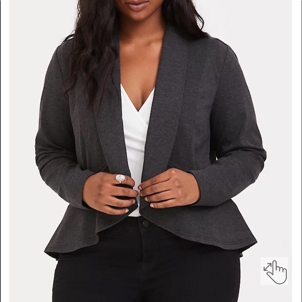 𝅺Torrid gray military ruffle blazer